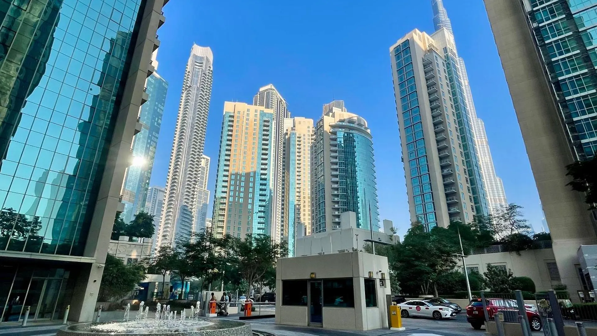 Cosy & Spacious 2 Bedroom L Magical Boulevard View L By Burj & Dubai Mall I Pool I Gym I Family Friendly